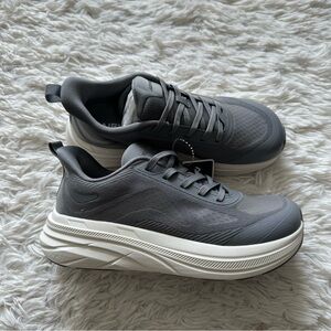 Airhas Mens Foot Shape Toe Box Gray Sneakers New In Box Size 8